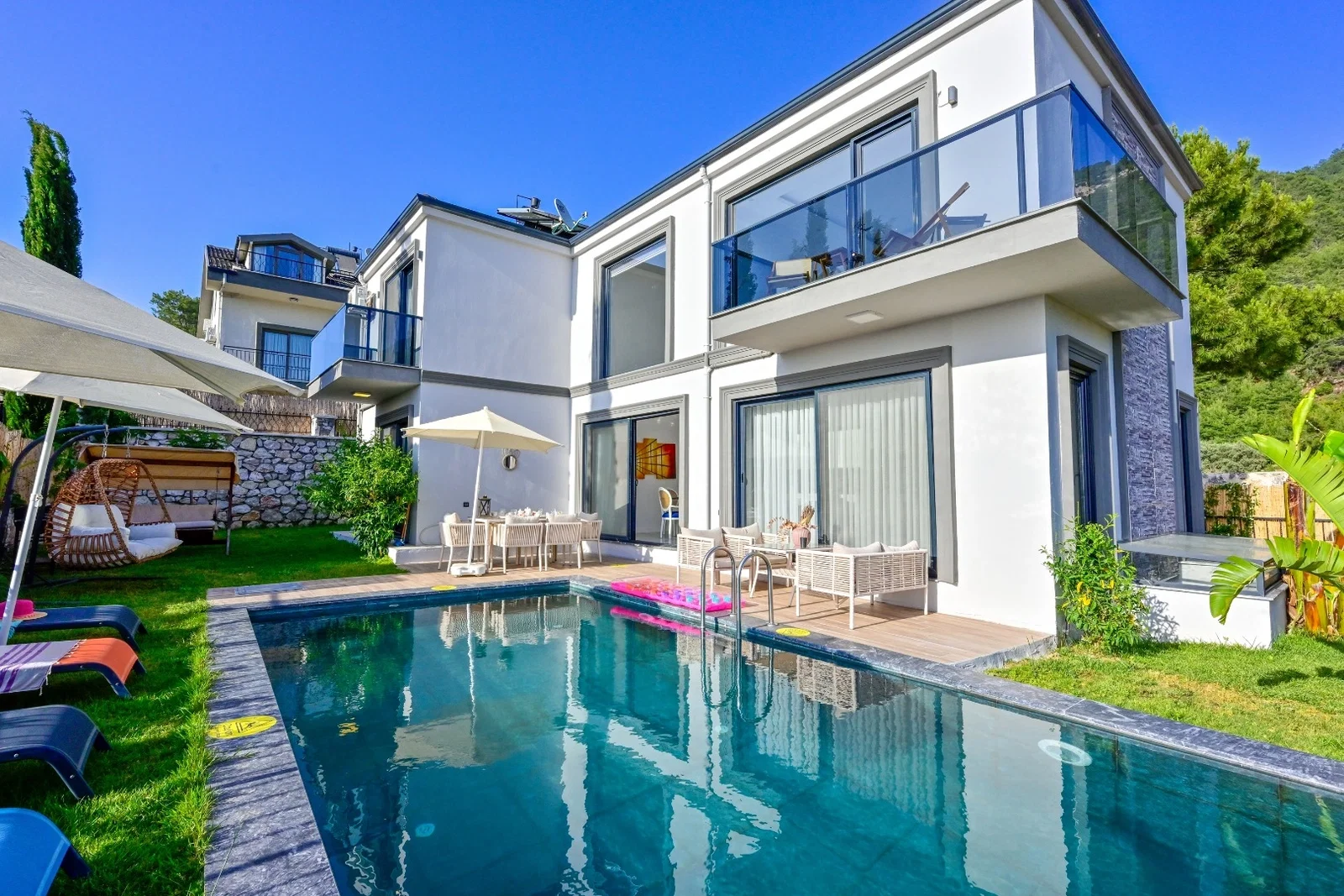 Fethiye’de Deniz Manzaralı, Isıtmalı Havuzlu, 6 Kişilik, Lüks Villa
