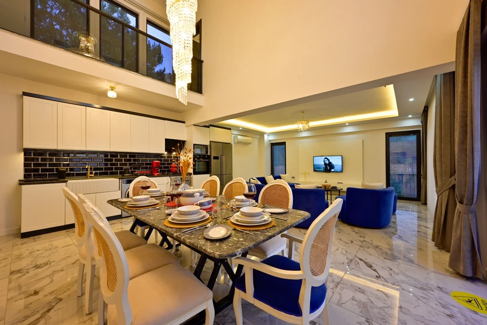 Fethiye’de Deniz Manzaralı, Isıtmalı Havuzlu, 6 Kişilik, Lüks Villa