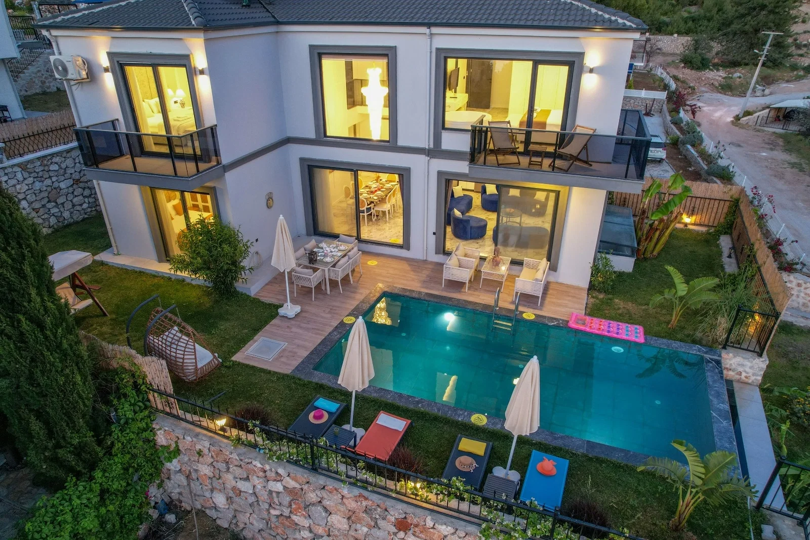 Fethiye’de Deniz Manzaralı, Isıtmalı Havuzlu, 6 Kişilik, Lüks Villa