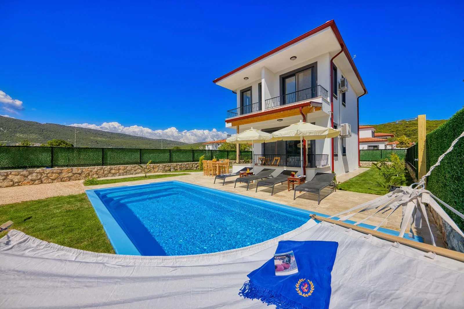 Kaş’ta jakuzili kiralık villa