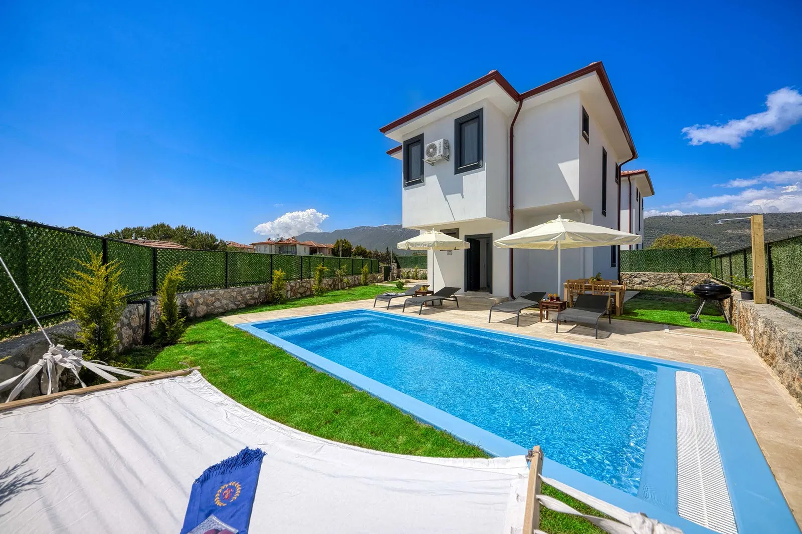 Kaş’ta bahçeli kiralık villa