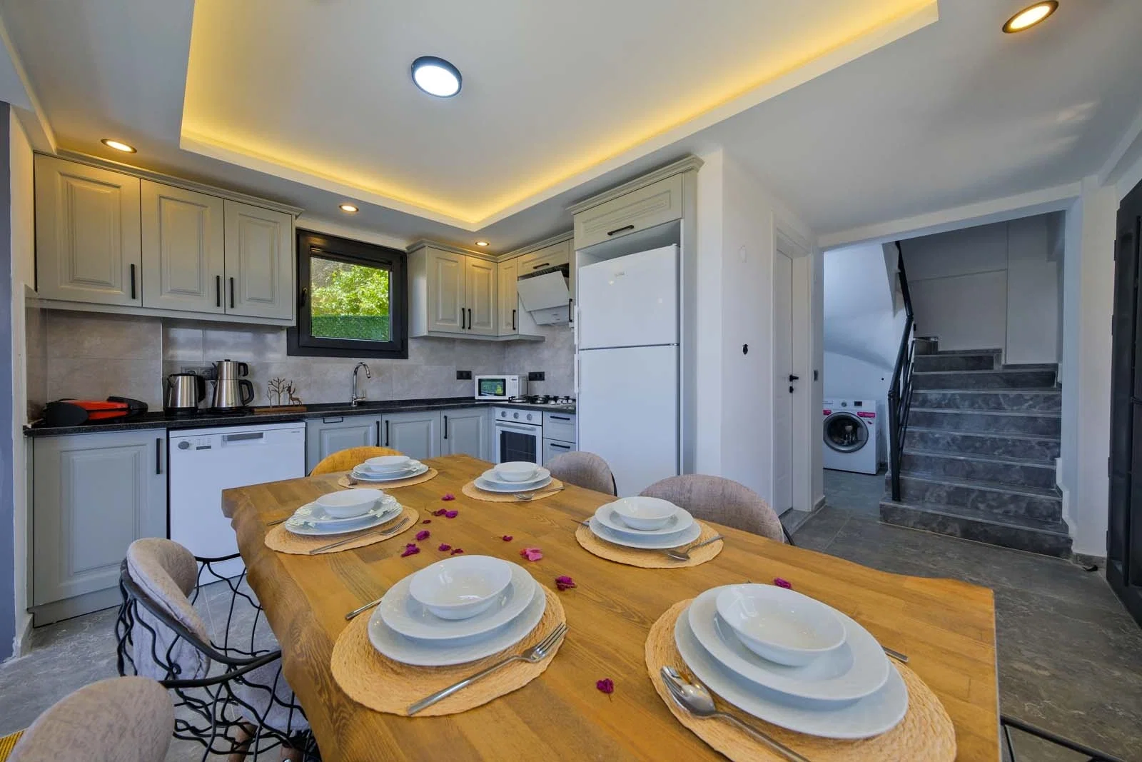 Fethiye’de Sakin Konumda, Özel Havuzlu, 3 Yatak Odalı, Kiralık Villa