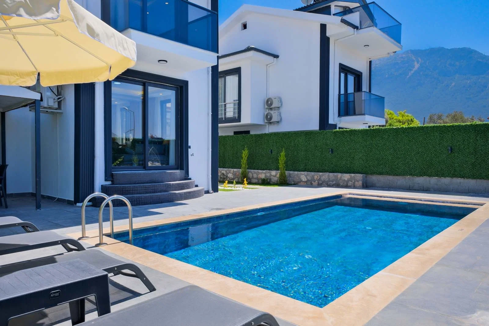 Fethiye’de Sakin Konumda, Özel Havuzlu, 3 Yatak Odalı, Kiralık Villa