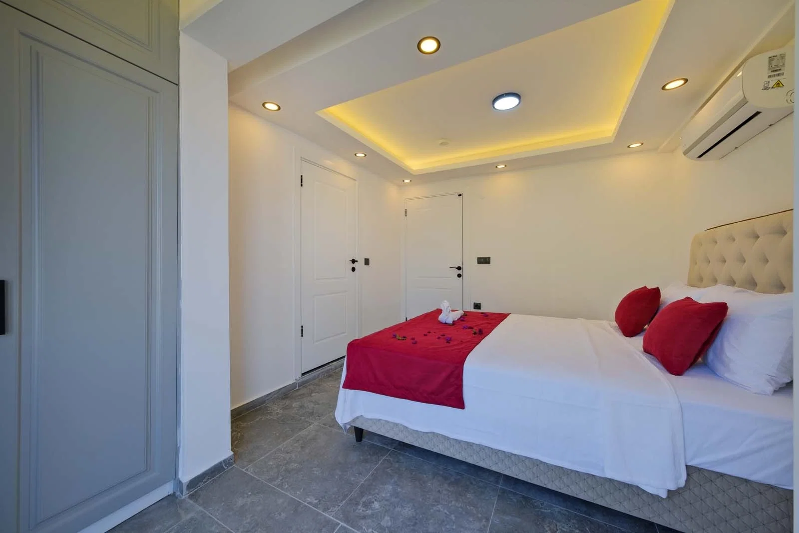 Fethiye’de Sakin Konumda, Özel Havuzlu, 3 Yatak Odalı, Kiralık Villa