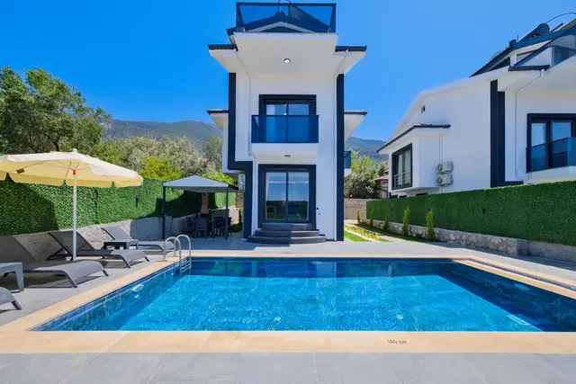 Fethiye’de Sakin Konumda, Özel Havuzlu, 3 Yatak Odalı, Kiralık Villa