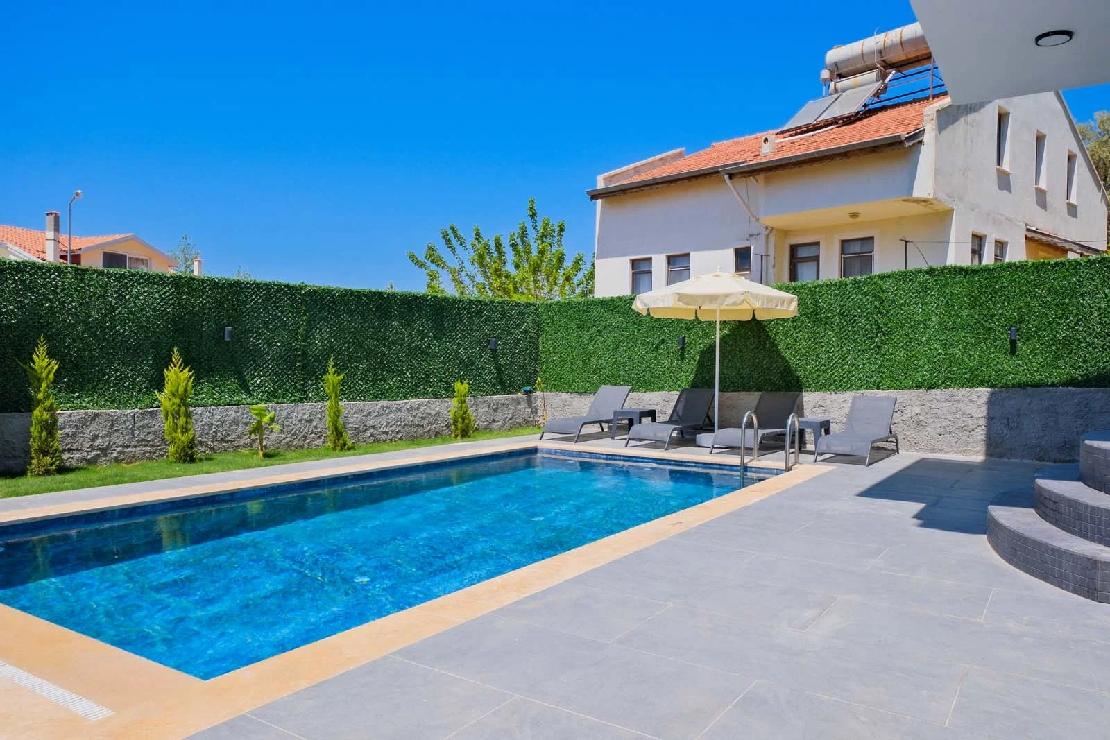 Fethiye’de Sakin Konumda, Özel Havuzlu, 3 Yatak Odalı, Kiralık Villa