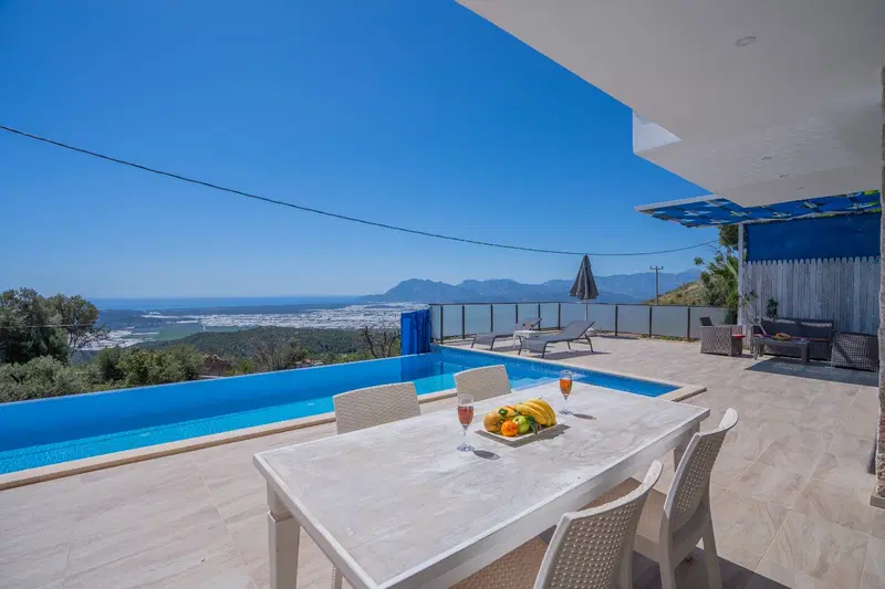 Üzümlü’de doğa manzaralı kiralık villa, fotoğraf 3