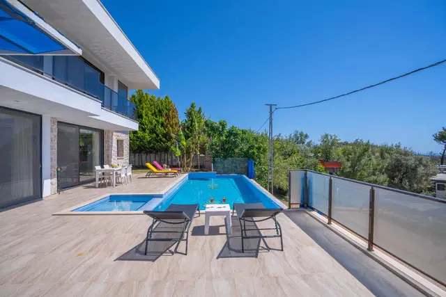 Üzümlü’de çocuk havuzlu kiralık villa, fotoğraf 4