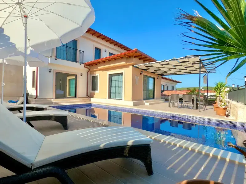 Kaş’ta özel havuzlu kiralık villa