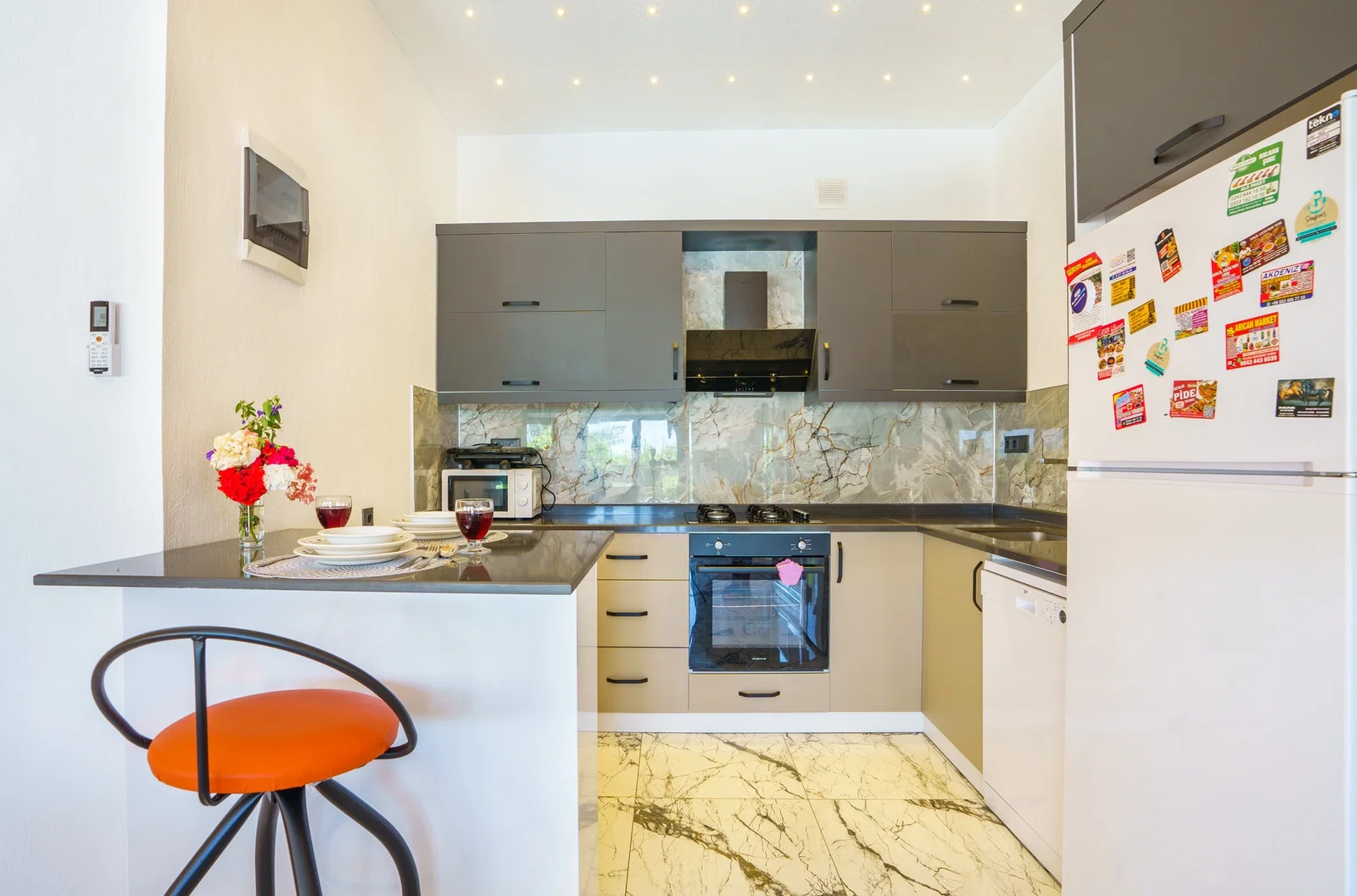 Üzümlü’de Balayı Çiftlerine Uygun, Korunaklı Havuzlu, 1 Yatak Odalı, Ekonomik Villa