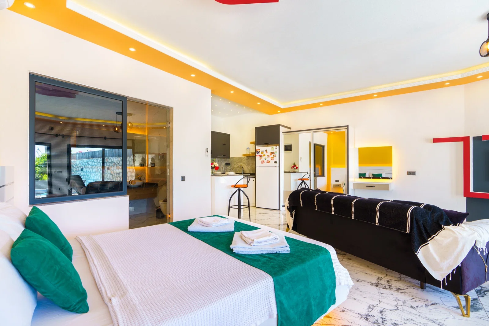 Üzümlü’de Balayı Çiftlerine Uygun, Korunaklı Havuzlu, 1 Yatak Odalı, Ekonomik Villa