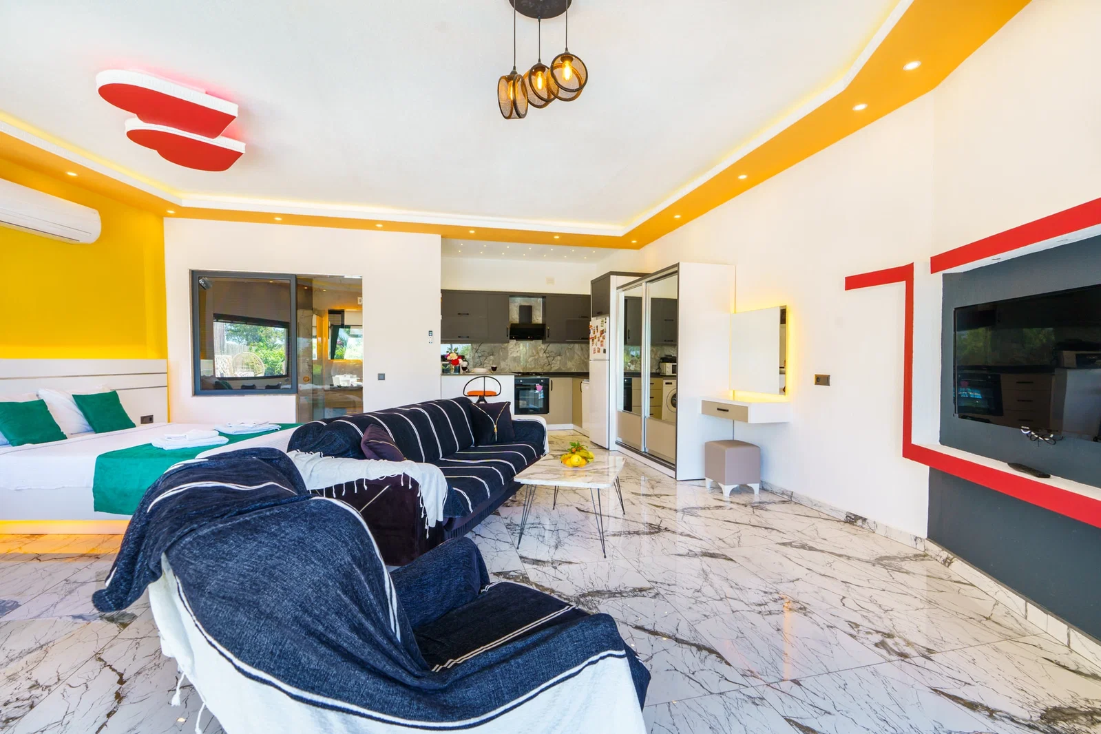 Üzümlü’de Balayı Çiftlerine Uygun, Korunaklı Havuzlu, 1 Yatak Odalı, Ekonomik Villa