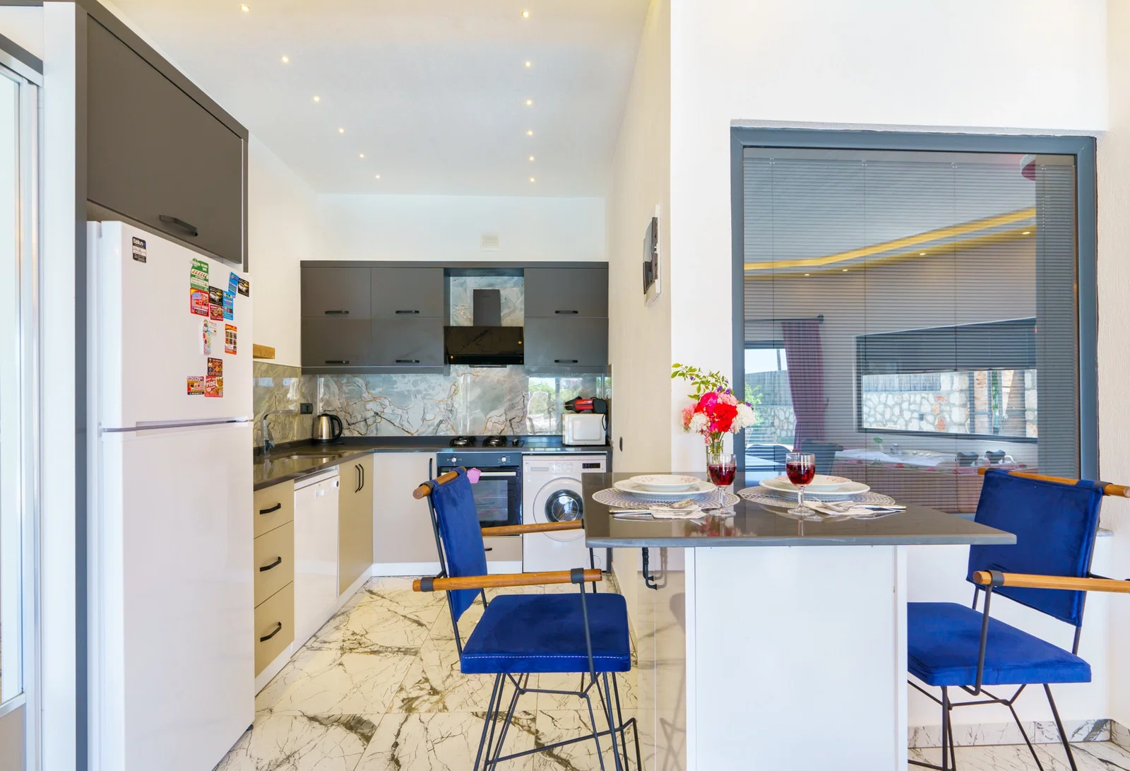Üzümlü’de Balayı Çiftlerine Uygun, Korunaklı Havuzlu, 1 Yatak Odalı, Kiralık Villa
