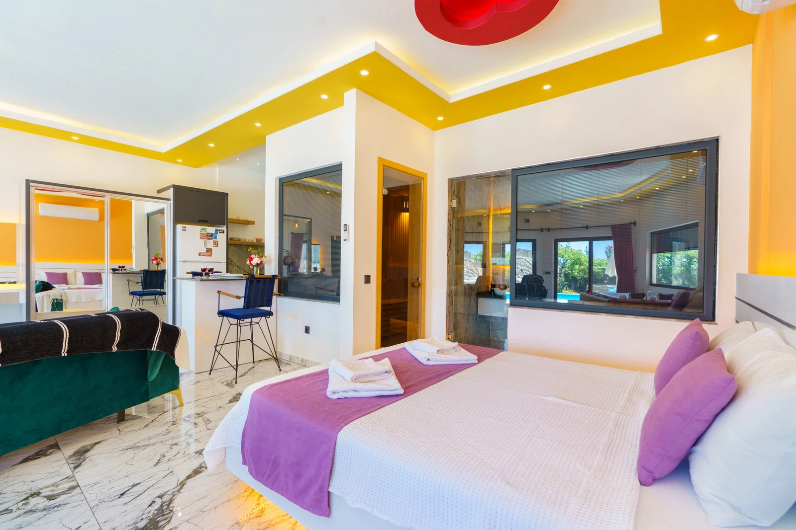 Üzümlü’de Balayı Çiftlerine Uygun, Korunaklı Havuzlu, 1 Yatak Odalı, Kiralık Villa