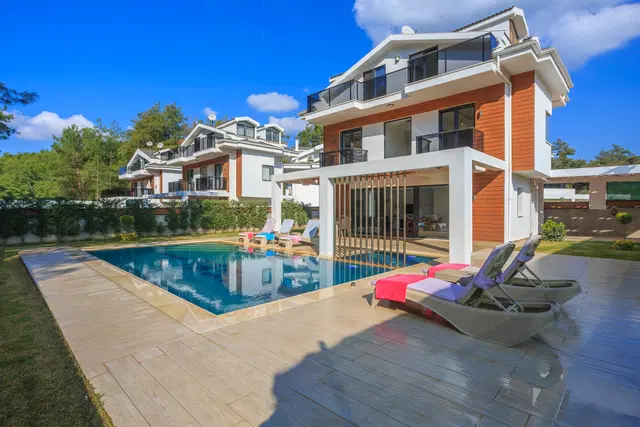 Fethiye’de Merkeze Yakın, Çocuk Havuzlu, 8 Kişilik, Kiralık Villa