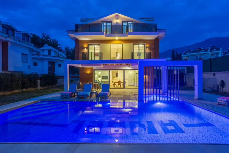 Fethiye’de çocuk havuzlu kiralık villa