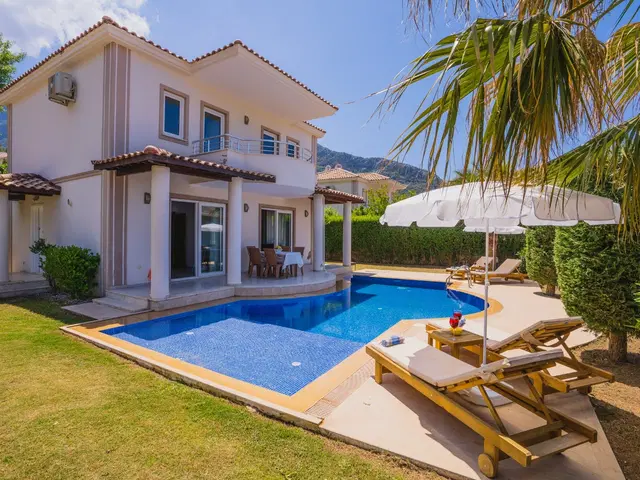 Sakin Konumda Fethiye’de 3 Yatak Odalı Özel Havuzlu Villa