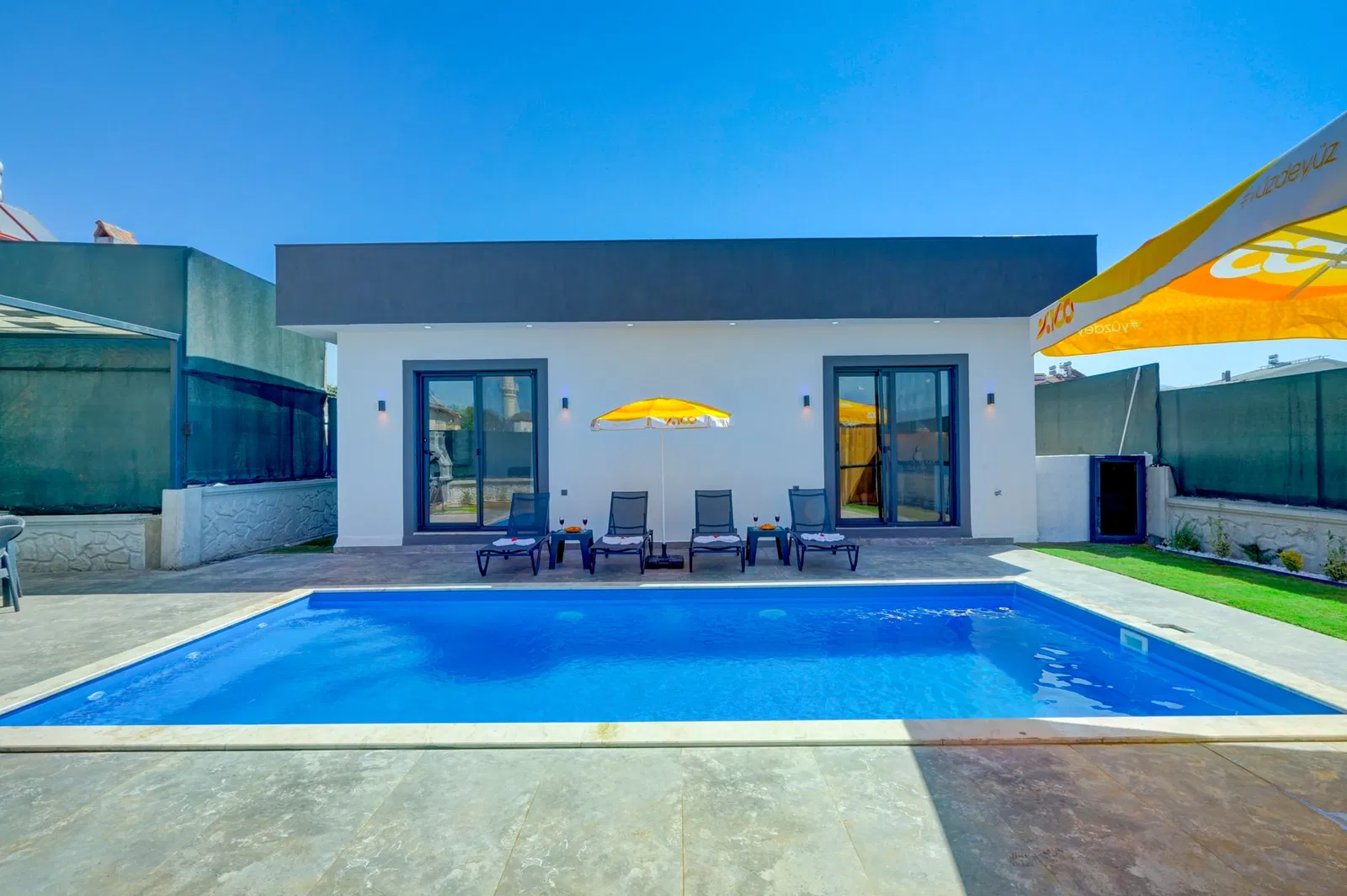 Fethiye’de korunaklı havuzlu kiralık villa