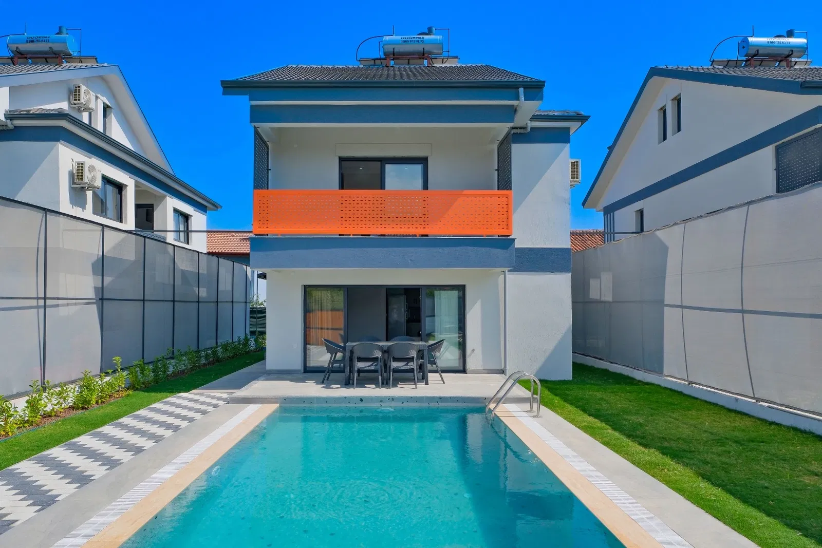 Fethiye’de korunaklı havuzlu kiralık villa