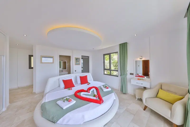 Üzümlü’de ısıtmalı havuzlu kiralık villa, fotoğraf 20