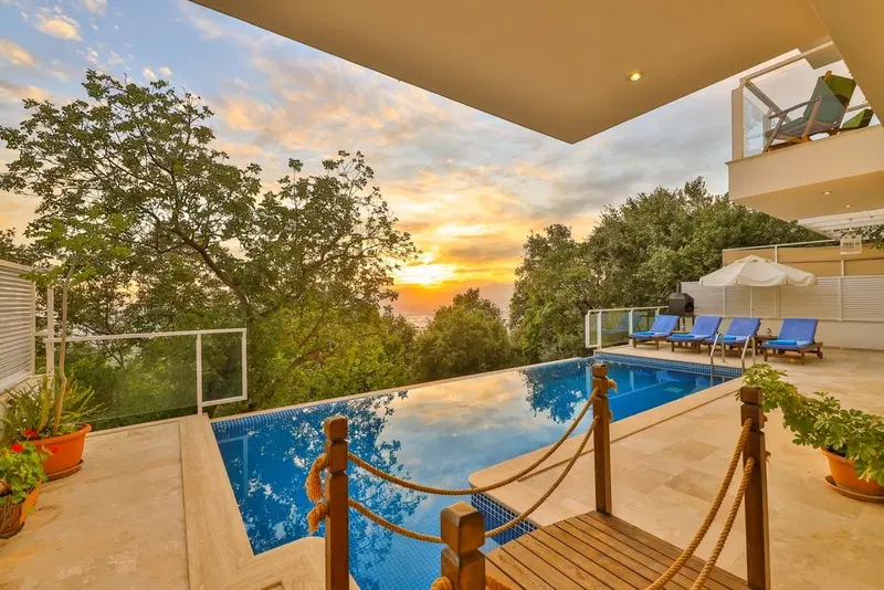Üzümlü’de kapalı havuzlu kiralık villa, fotoğraf 8
