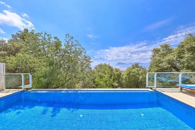 Üzümlü’de doğa manzaralı kiralık villa, fotoğraf 4