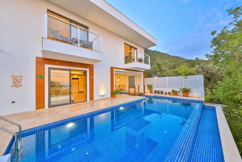 Üzümlü’de ısıtmalı havuzlu kiralık villa, fotoğraf 11