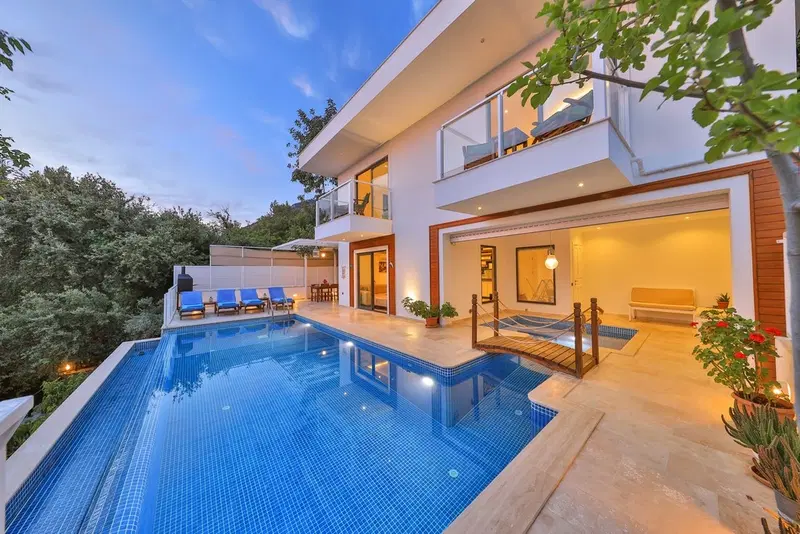 Üzümlü’de doğa manzaralı kiralık villa, fotoğraf 13