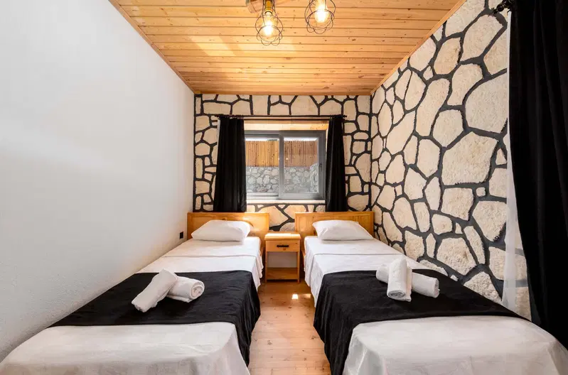 Sarıbelen’de korunaklı havuzlu kiralık villa, fotoğraf 36