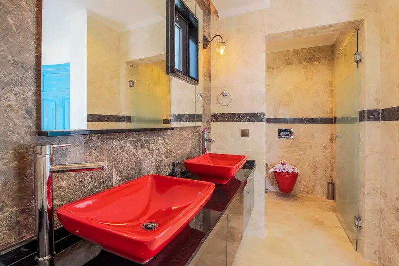 Üzümlü’de korunaklı havuzlu kiralık villa, fotoğraf 25
