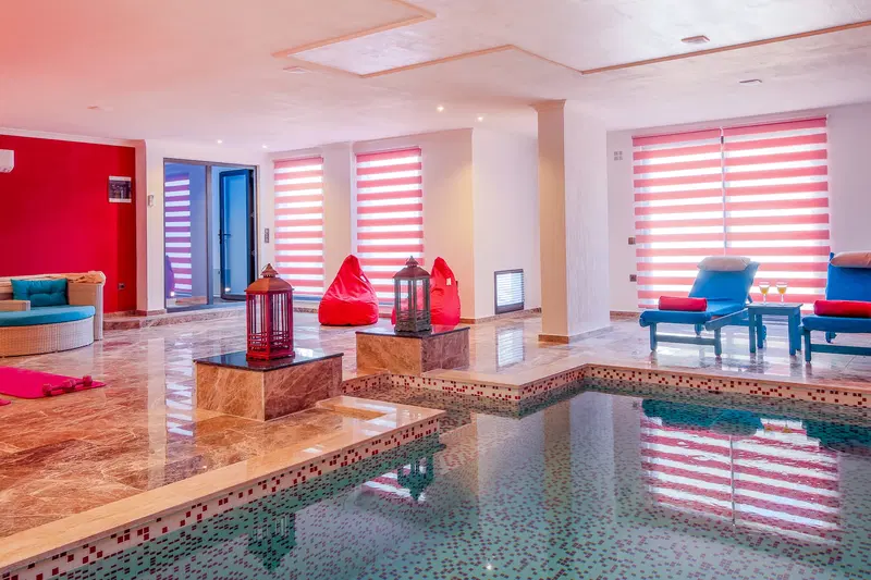 Üzümlü’de kapalı havuzlu kiralık villa, fotoğraf 31