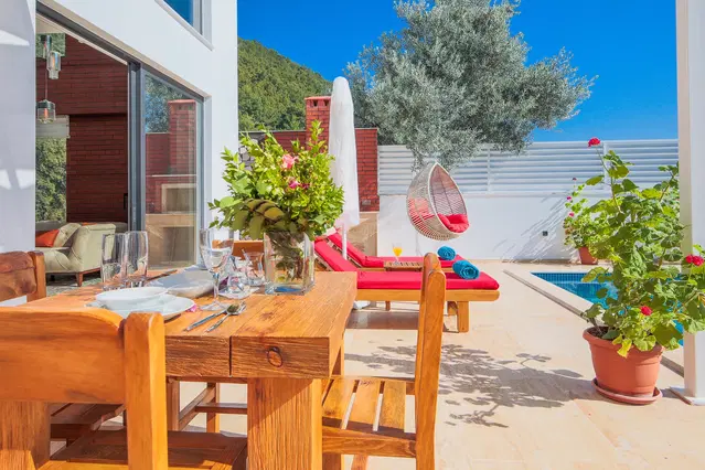 Üzümlü’de jakuzili kiralık villa, fotoğraf 3