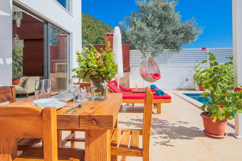 Üzümlü’de jakuzili kiralık villa, fotoğraf 3