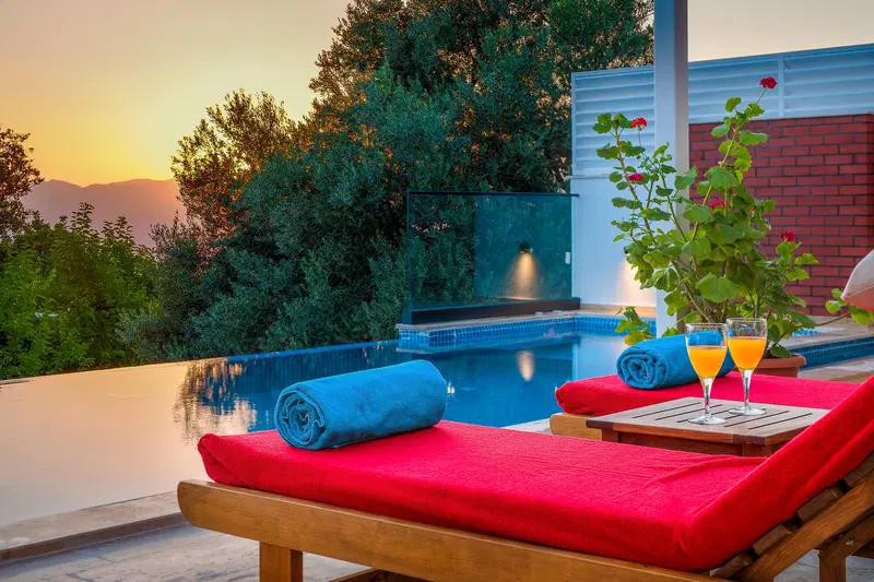 Üzümlü’de jakuzili kiralık villa, fotoğraf 11