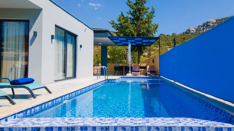 Sarıbelen’de korunaklı havuzlu kiralık villa, fotoğraf 11