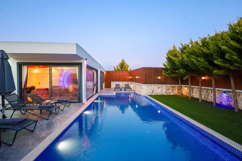 Sarıbelen’de korunaklı havuzlu kiralık villa, fotoğraf 8