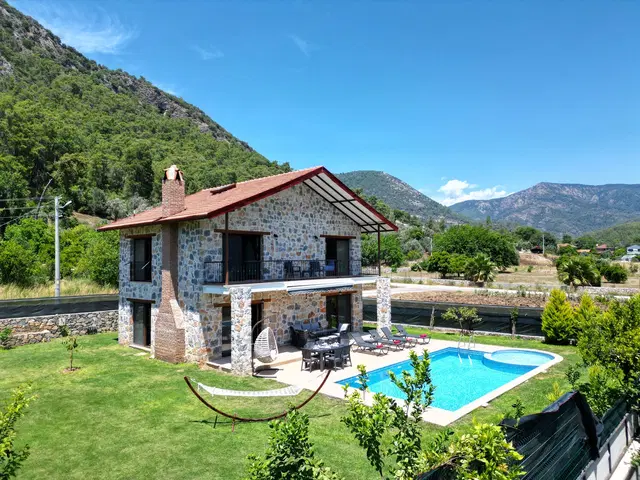 Fethiye Kiralık Villa: Sakin Konumda, Çocuk Havuzlu, 8 Kişilik