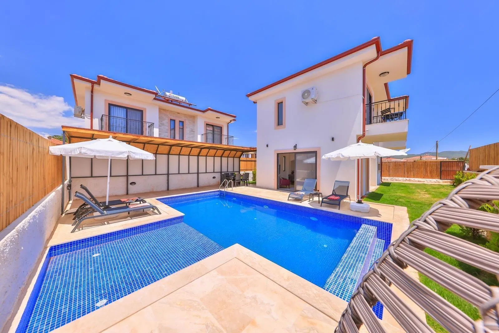 Kaş’ta bahçeli kiralık villa