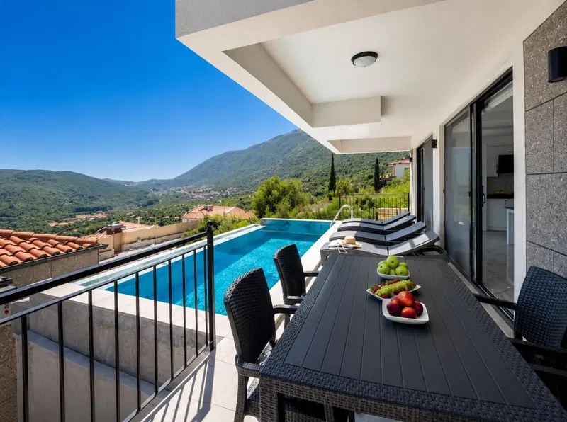 Kaş’ta doğa manzaralı kiralık villa, fotoğraf 13