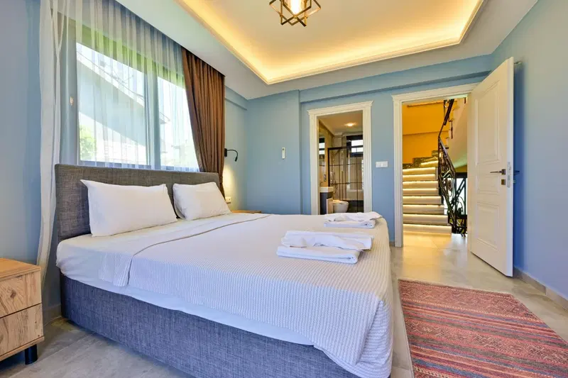 Fethiye’de korunaklı havuzlu kiralık villa, fotoğraf 43
