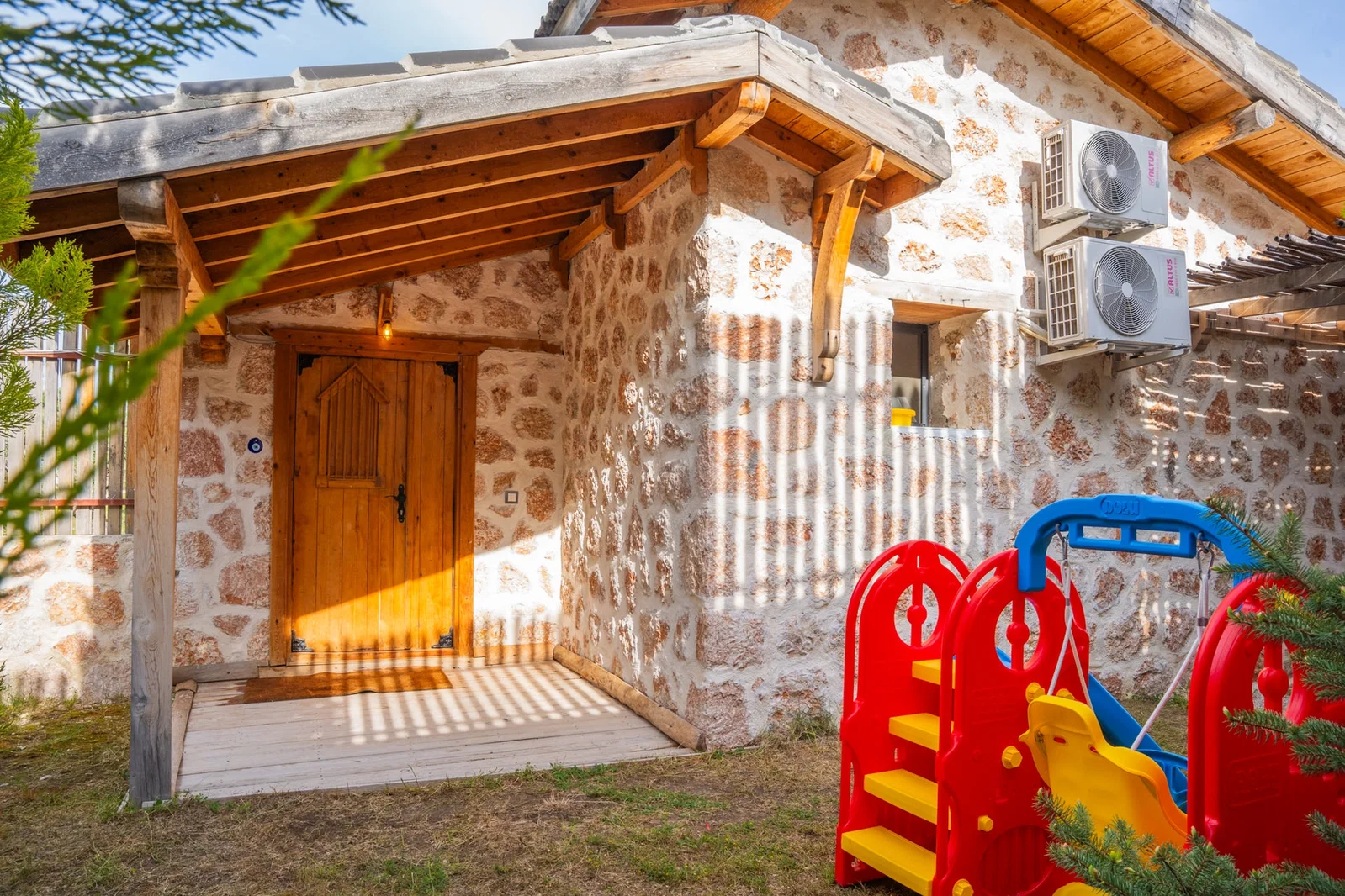 Sarıbelen’de korunaklı havuzlu kiralık villa, fotoğraf 15