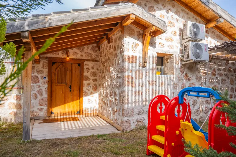 Sarıbelen’de korunaklı havuzlu kiralık villa, fotoğraf 15