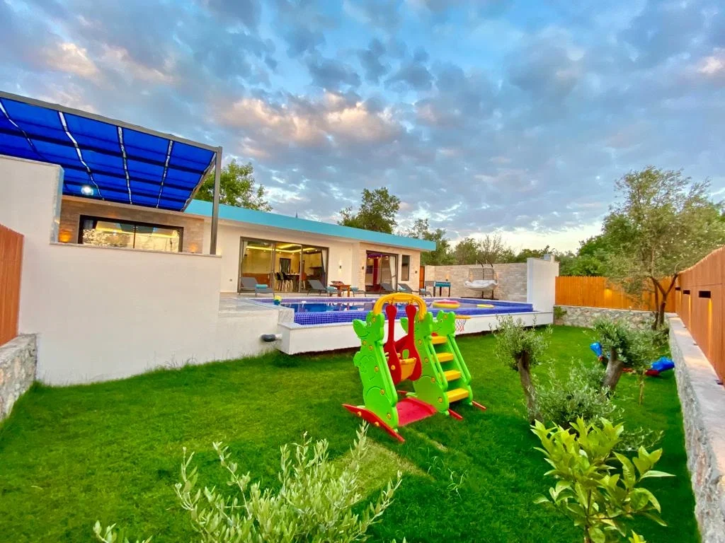 Üzümlü’de jakuzili kiralık villa, fotoğraf 2