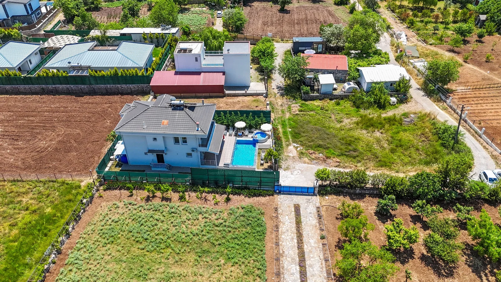 Fethiye’de Sakin Konumda, Özel Havuzlu, 4 Yatak Odalı, Kiralık Villa