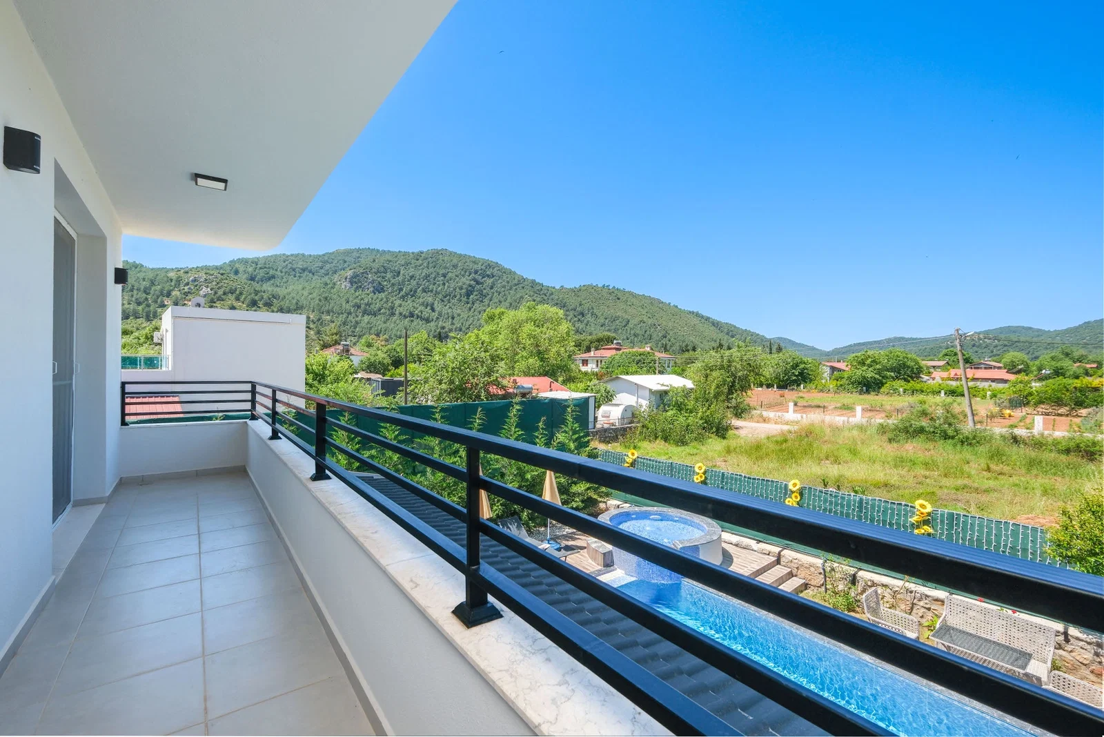 Fethiye’de Sakin Konumda, Özel Havuzlu, 4 Yatak Odalı, Kiralık Villa