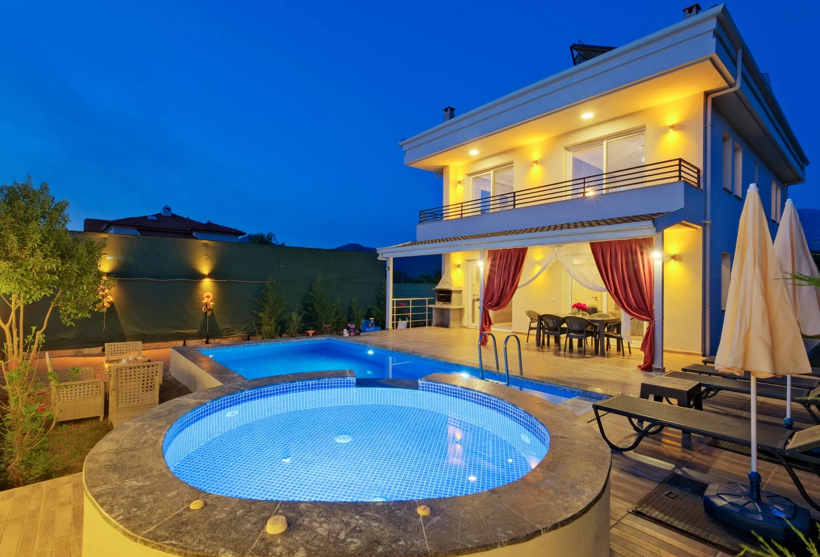 Fethiye’de Sakin Konumda, Özel Havuzlu, 4 Yatak Odalı, Kiralık Villa