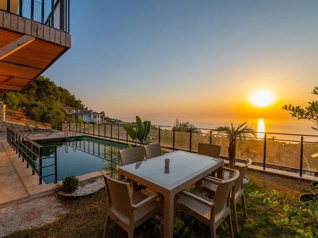 Fethiye’de deniz manzaralı kiralık villa, fotoğraf 2