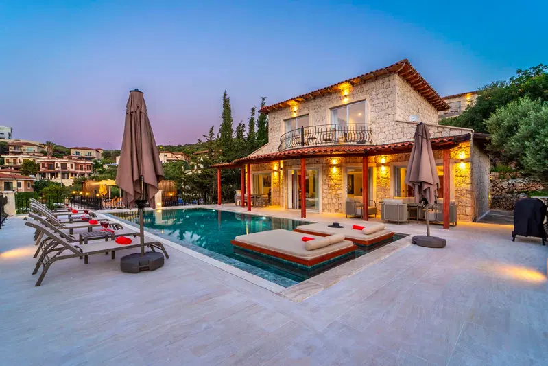 Kaş’ta deniz manzaralı kiralık villa, fotoğraf 13