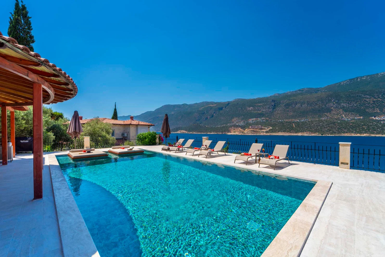 Kaş’ta bahçeli kiralık villa, fotoğraf 2