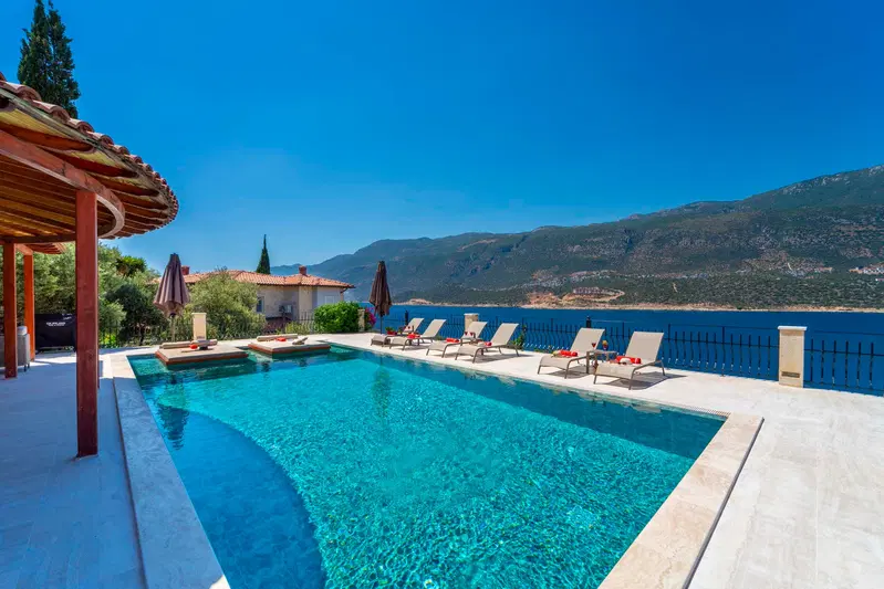 Kaş’ta bahçeli kiralık villa, fotoğraf 2